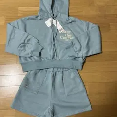 Lovetoxic フーディーとショートパンツセット