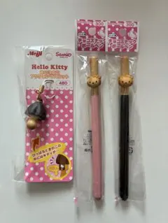 ハローキティ お菓子コラボ　きのこの山 マスコットとチョコスナックボールペン2本