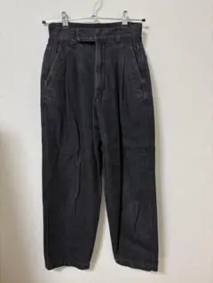 ハイウエスト 黒デニムパンツ