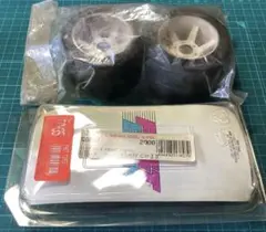 無限精機K2X用FCH35 1/10 フロント＆リヤタイヤ（ホワイトホイール付）のサムネイル