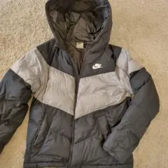 Nike フード付きダウンコート 黒・灰色