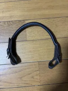 다크 브라운 가죽 새들 스트랩