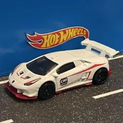 ホットウィール ランボルギーニ ウラカンLP620-2 スーパートロフェオ 白のサムネイル