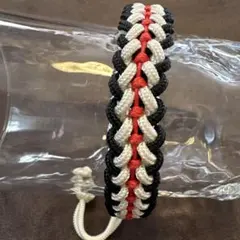 ナイロン編み込みブレスレット 黒白赤