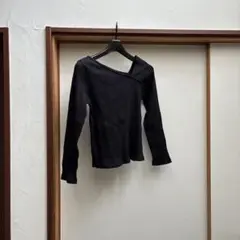（ディスコート）黒のリブ編みオフショルダー長袖トップス