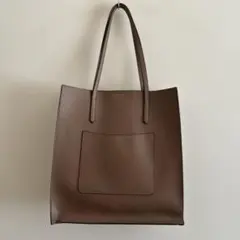 ブラウン トートバッグ 大きなポケット付き