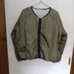 オリーブ色 ジップアップ フリースジャケット