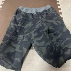 迷彩柄長ズボン　150サイズ