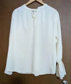 a.V.V　トップス