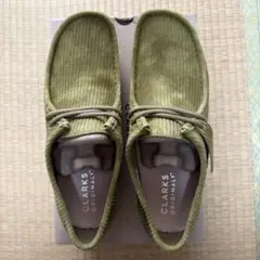 新品・未使用CLARKS ワラビー オリーブ