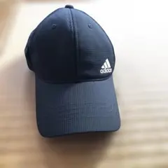 adidas ブラックメッシュキャップ