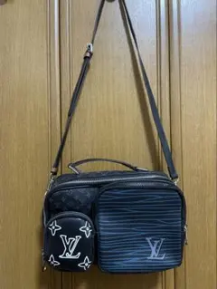 とーる様専用　ブラック ショルダーバッグ