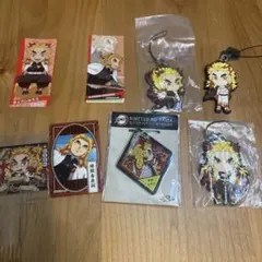 鬼滅の刃　煉獄杏寿郎グッズ　8点　ラバーキーホルダー　缶バッジ　ステッカーなど