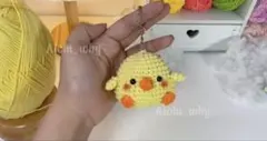 手編み ひよこ型 あみぐるみ キーホルダー付き