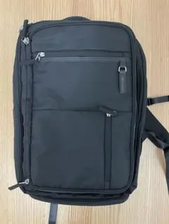ブラックナイロンリュック