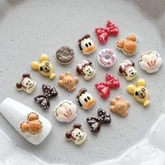 無言購入OK⭕️ ミッキー ミニー ドナルド ネイル　ネイルパーツセットのサムネイル
