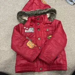 赤いフード付き　ジャンパー