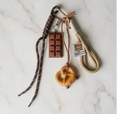 バッグチャーム キーホルダー チョコレート プレッツェル