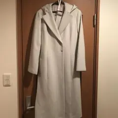 フード付きライトグレー長袖チェスターコート