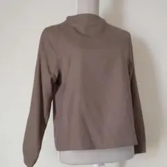 ヒューマンウーマンのブラウス