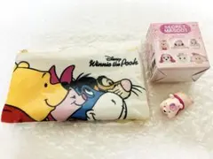 ￼ディズニーストア　くまのプーさん　シークレット　ポーチ、桜フィギュア