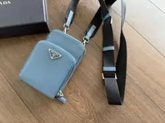 PRADA スマホショルダーバッグ 青