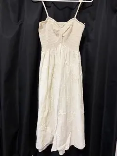 アイボリー キャミワンピース 花柄刺繍