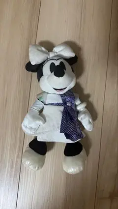 Disney 100周年 ミニーマウス ぬいぐるみのサムネイル
