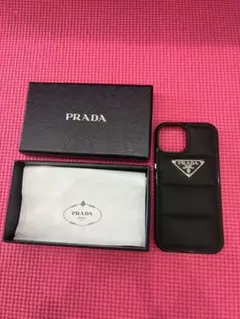 PRADA ブラックレザー iPhone15ケース