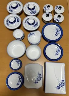 青い花柄の食器セット 44点　萩窯　処分品