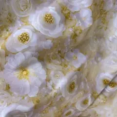 1㍍長うっすら黄色ベースに白の立体花のシーチング綿プリント生地ハギレ布