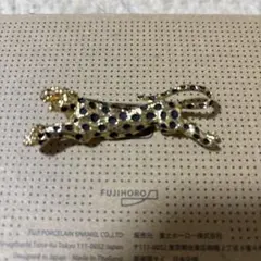 ヒョウ　高級ブローチ