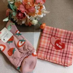 sale✨【未使用】PINK HOUSES ハンカチとイチゴ柄ソックスセット