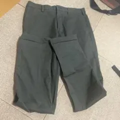 カーキ チノパン