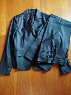 コムサデモード黒系ストライプジャケットパンツスーツ【新品☆未使用品】