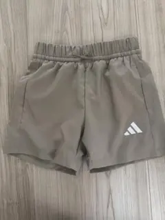 adidas アディダス ショートパンツ ベージュ　130センチ