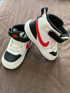 Nike ベビーシューズ ハイカット ホワイト/ブラック/レッド