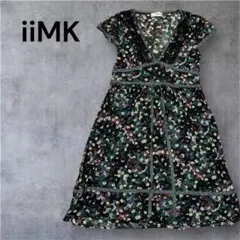 iiMK 半袖ひざ丈ワンピース 薄手 ウエスト紐 花柄 ブラック 38 Mのサムネイル