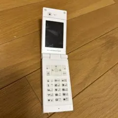 NTT DOCOMO N702iD 本体 - メルカリ
