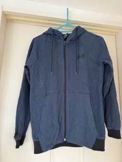 アンダーアーマー　フルジップパーカー紺