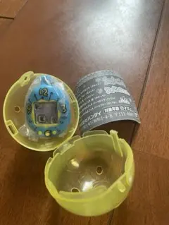 青いデジタルペット 卵型