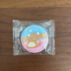 【未開封・非売品】シナモンロール × くら寿司　缶バッジ