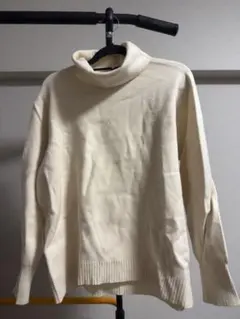 UNIQLO アイボリー 長袖タートルネックセーター Mサイズ