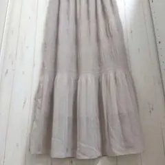 GU 【M】ベージュグレー ティアードロングスカート