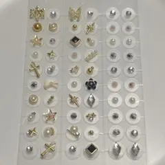 【サービス品】耳ツボジュエリー　60粒 まとめ売り　ゴールド