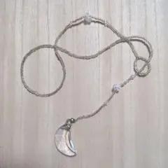 クリスタル月型ペンダントネックレス