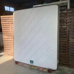 ダブルベッド 照明付き（縦2m25cm、横145cm、地域限定） - メルカリ