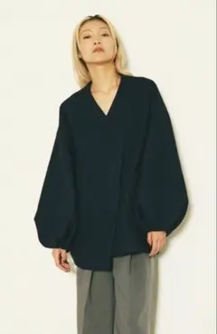 人気完売品 null. 袖バルーン
