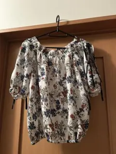 オフショルダー 半袖ブラウス リボン 花柄 パフスリーブ 2way