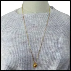 ネックレス　ゴールドカラー ボール型ペンダント エレガント　華やか